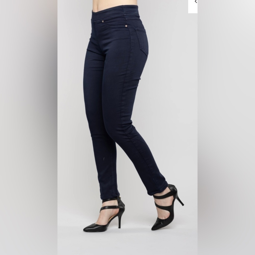 Carreli Angela Fit Women’s Grey Suede Feel  Slim Pull On (Size 0/26)